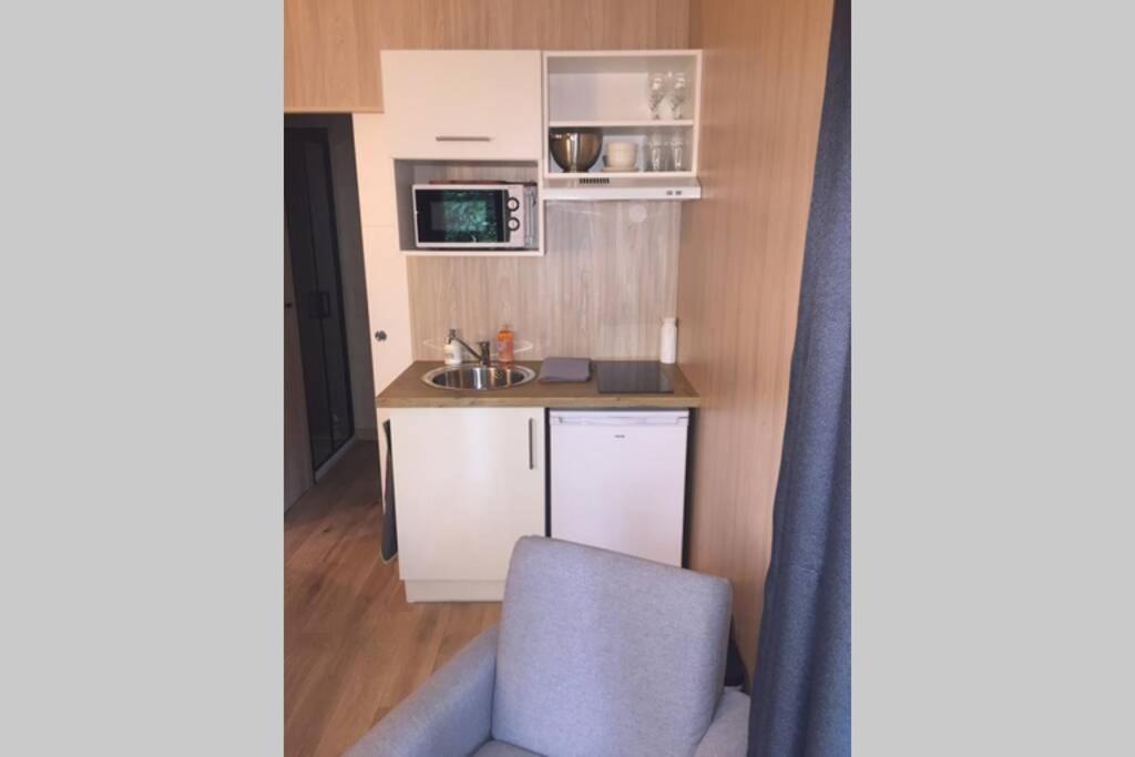 Adorable Cabane Dans Un Espace Boise แซ็งต์-จูเนียง ภายนอก รูปภาพ